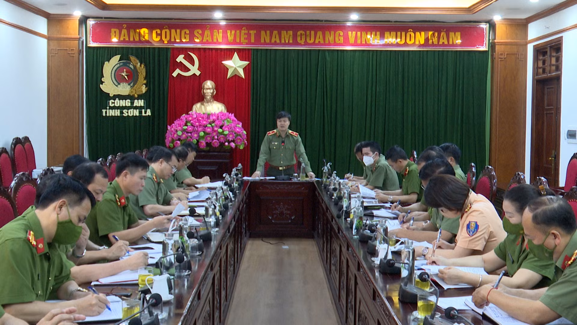 hội nghị triển khai các phương án bảo đảm antt chuỗi sự kiện hội nghị thủ tướng chính phủ đối thoại với nông dân việt nam_ festival trái cây và sản phẩm ocop việt nam năm 2022 tại tỉnh sơn la.jpg -0