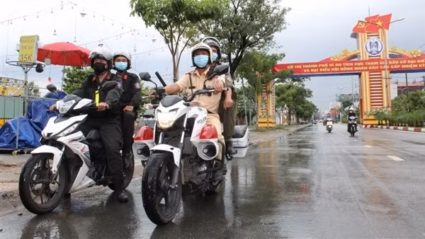 Đảm bảo an toàn giao thông dịp nghỉ lễ nơi cửa ngõ Tây Bắc ảnh 3