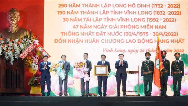 Vĩnh Long "đang có những bước chuyển mình ấn tượng"