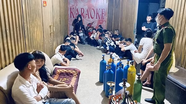 36 nam nữ thanh niên&nbsp;“bay lắc” tại quán Karaoke Mr.Hưng