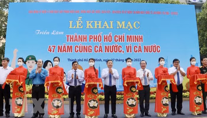 TP Hồ Chí Minh triển lãm ảnh “47 năm cùng cả nước, vì cả nước” -0
