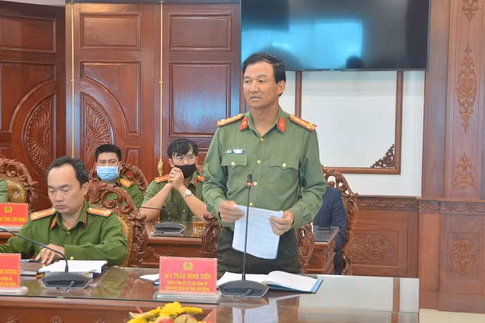 Thứ trưởng Nguyễn Văn Long “test nhanh” người dân Đà Lạt về PCCC -0