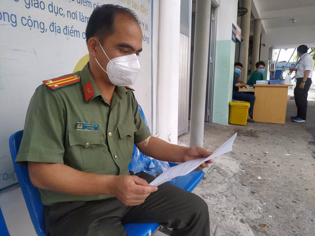 Lãnh đạo Bộ Công an gửi Thư khen Trung tá Lê Hoàng Việt Lâm, giảng viên Đại học An ninh nhân dân dũng cảm bắt cướp -0
