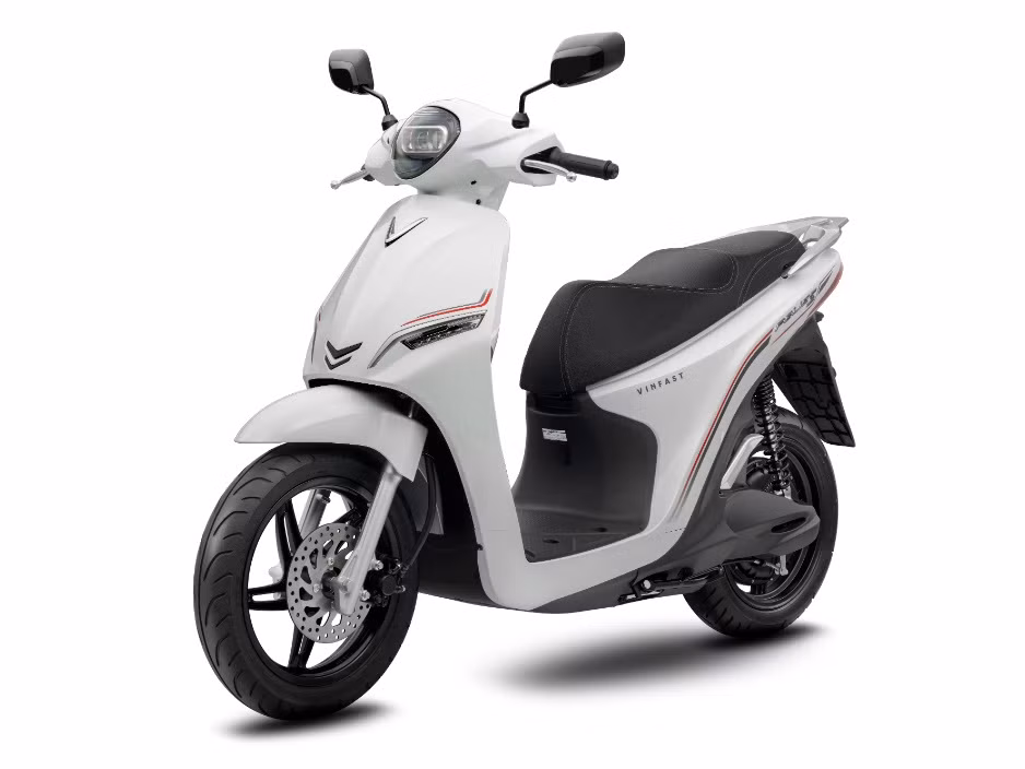 Những mẫu xe máy điện của Vinfast có khả năng di chuyển gần 200 km/lần sạc -0
