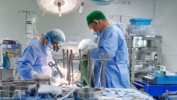 Cứu sống bệnh nhân bị vỡ kén khí màng phổi ảnh 5