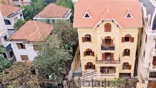 Lãnh đạo quận Cầu Giấy "nghiêm túc rút kinh nghiệm" là chưa tương xứng với vi phạm liên quan biệt thự sai phép ảnh 3