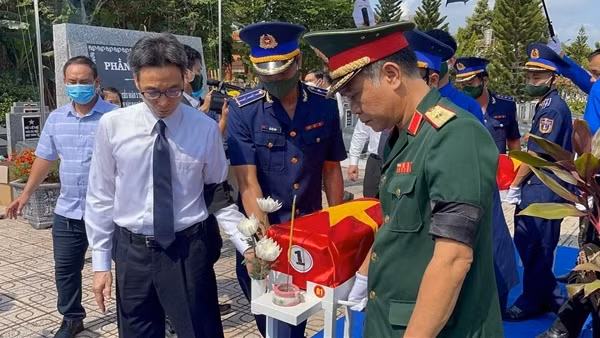 Truy điệu và an táng 28 hài cốt liệt sĩ Đặc công Rừng Sác