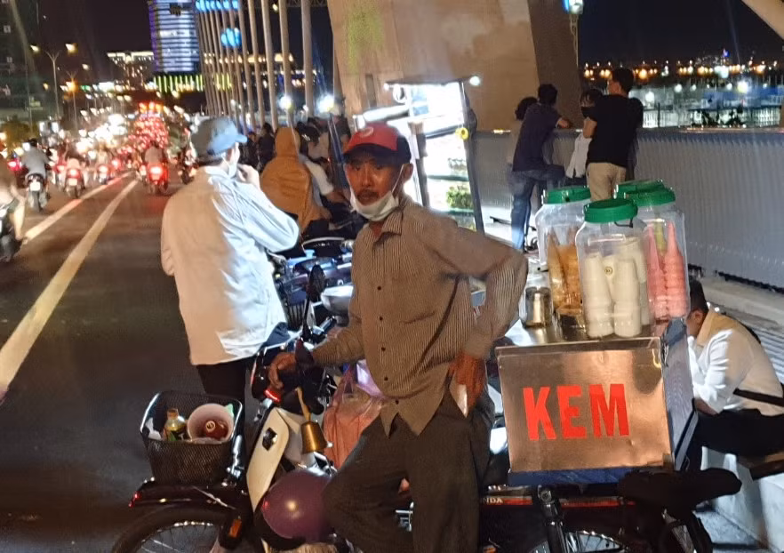Xuất hiện những hình ảnh “bát nháo” trên cầu Thủ Thiêm 2 vừa mới thông xe -1