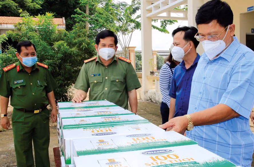 t35_ Cựu cán bộ Công an hết lòng vì người dân khó khăn -0