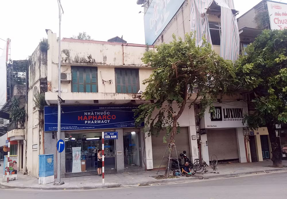 3-dấu tích cửa hàng thuốc thẩm hoàng tín xưa.jpg -0