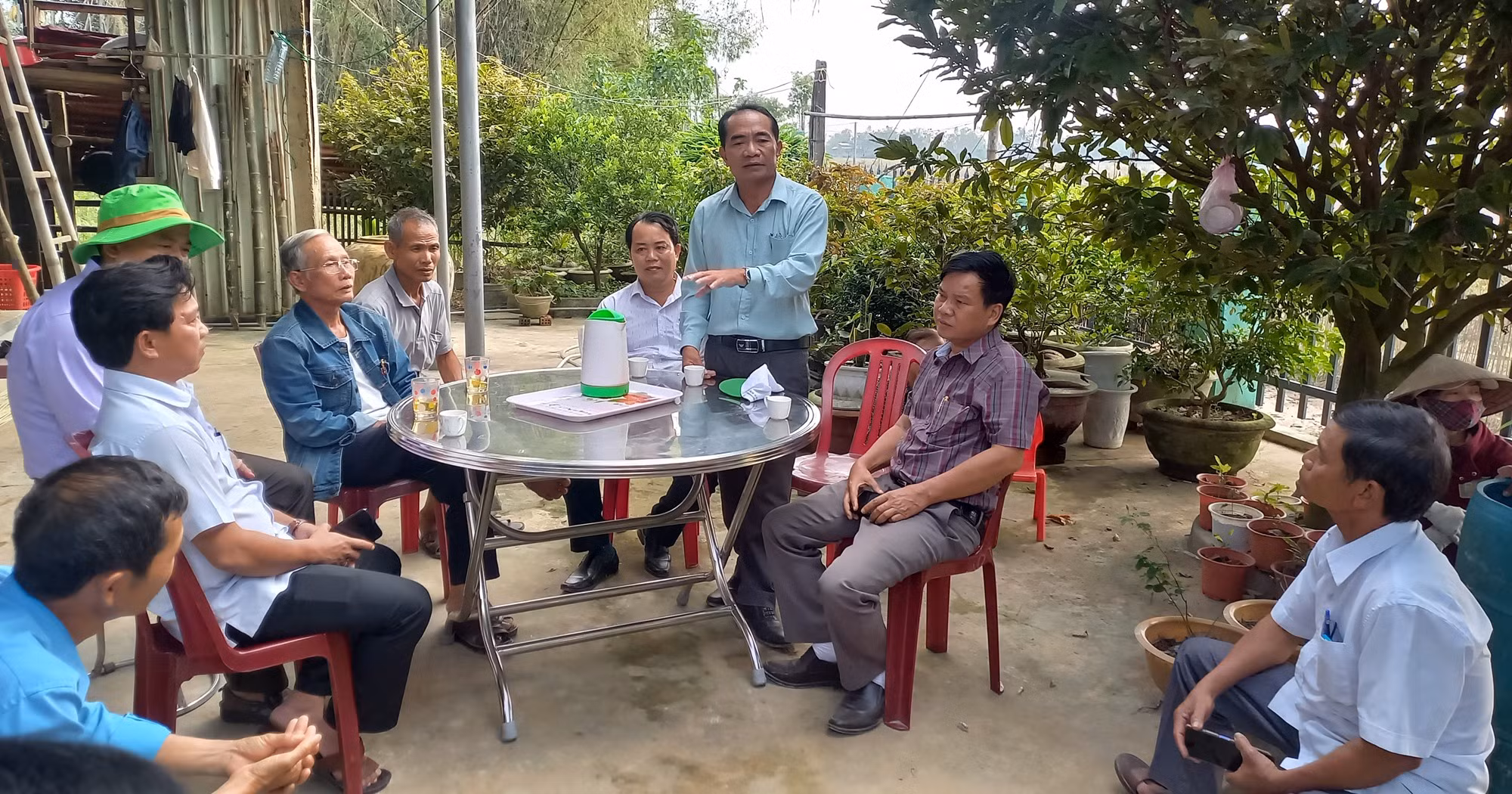 Khẩn cấp di dời dân khỏi vùng sạt lở bờ sông Quảng Huế -0
