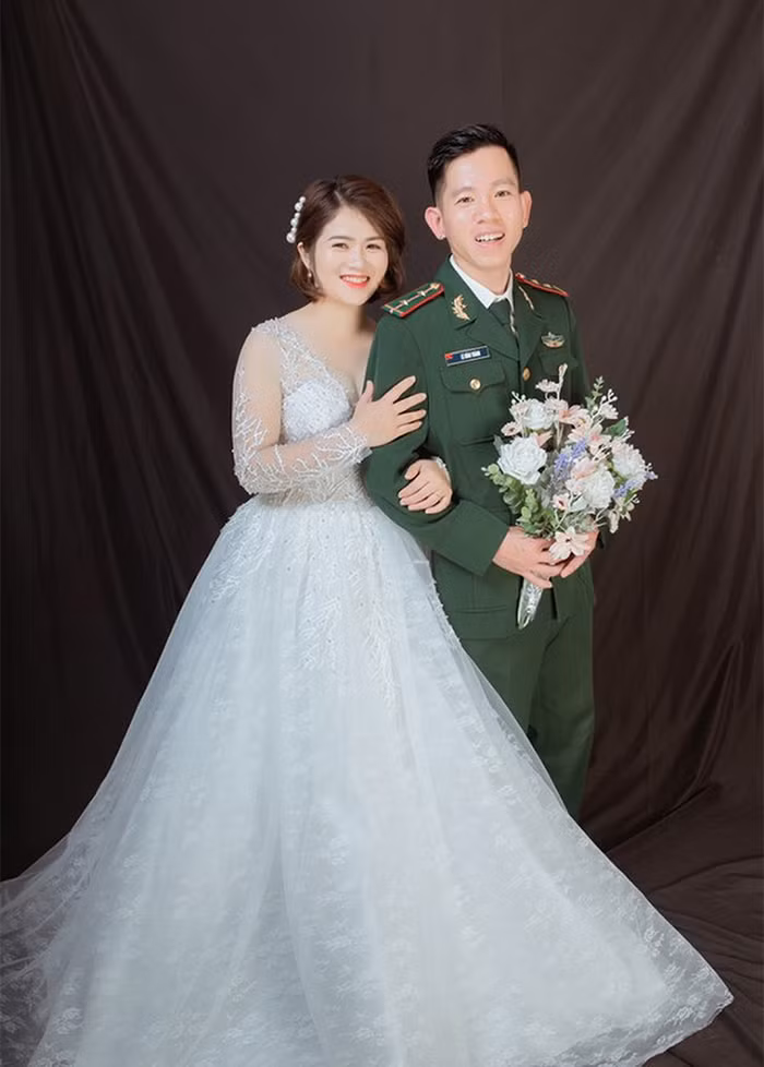 Bản làng trên vai người lính -0