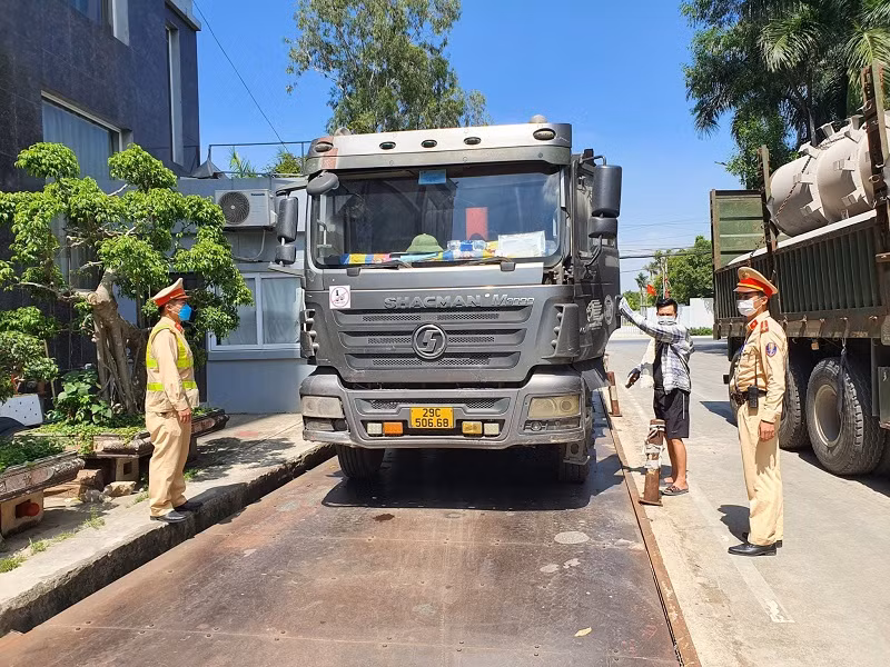 Cảnh sát giao thông Hà Nội xử lý hơn 7000 trường hợp vi phạm nồng độ cồn qua 3 tháng cao điểm -0