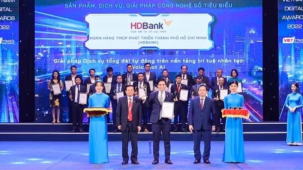 Đẩy mạnh chuyển đổi số, HDBank đạt Giải thưởng Chuyển đổi số Việt Nam 2022