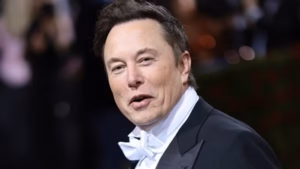 Elon Musk lại "quay xe", tuyên bố tiếp tục tài trợ thiết bị vệ tinh cho Ukraine
