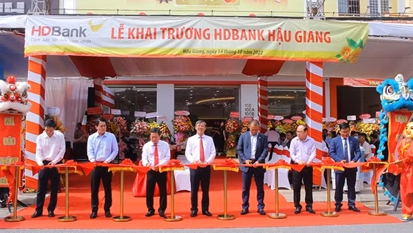 HDBank cùng Hậu Giang chinh phục khát vọng vươn mình mạnh mẽ