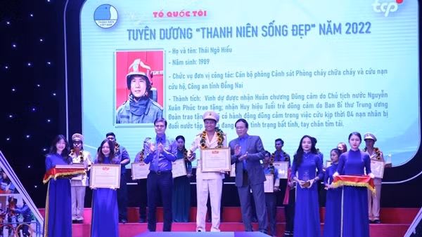 Đại úy Thái Ngô Hiếu - “Thanh niên sống đẹp” dùng giải thưởng để làm việc ý nghĩa