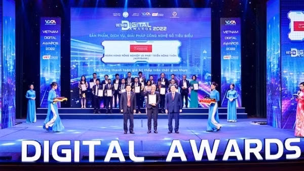 Agribank&nbsp;vinh dự&nbsp;nhận&nbsp;Giải&nbsp;thưởng Chuyển đổi&nbsp;số Việt Nam năm 2022