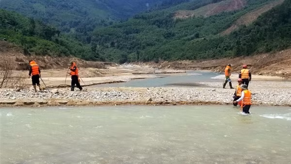 Điều động lực lượng, phương tiện hỗ trợ tìm kiếm nhân viên thủy điện Kà Tinh 1 mất tích