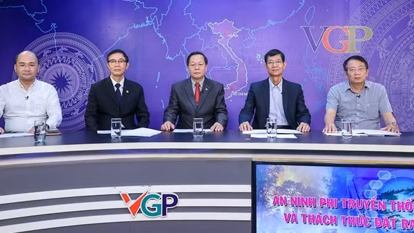 Tọa đàm trực tuyến&nbsp;"An ninh phi truyền thống và thách thức đặt ra"
