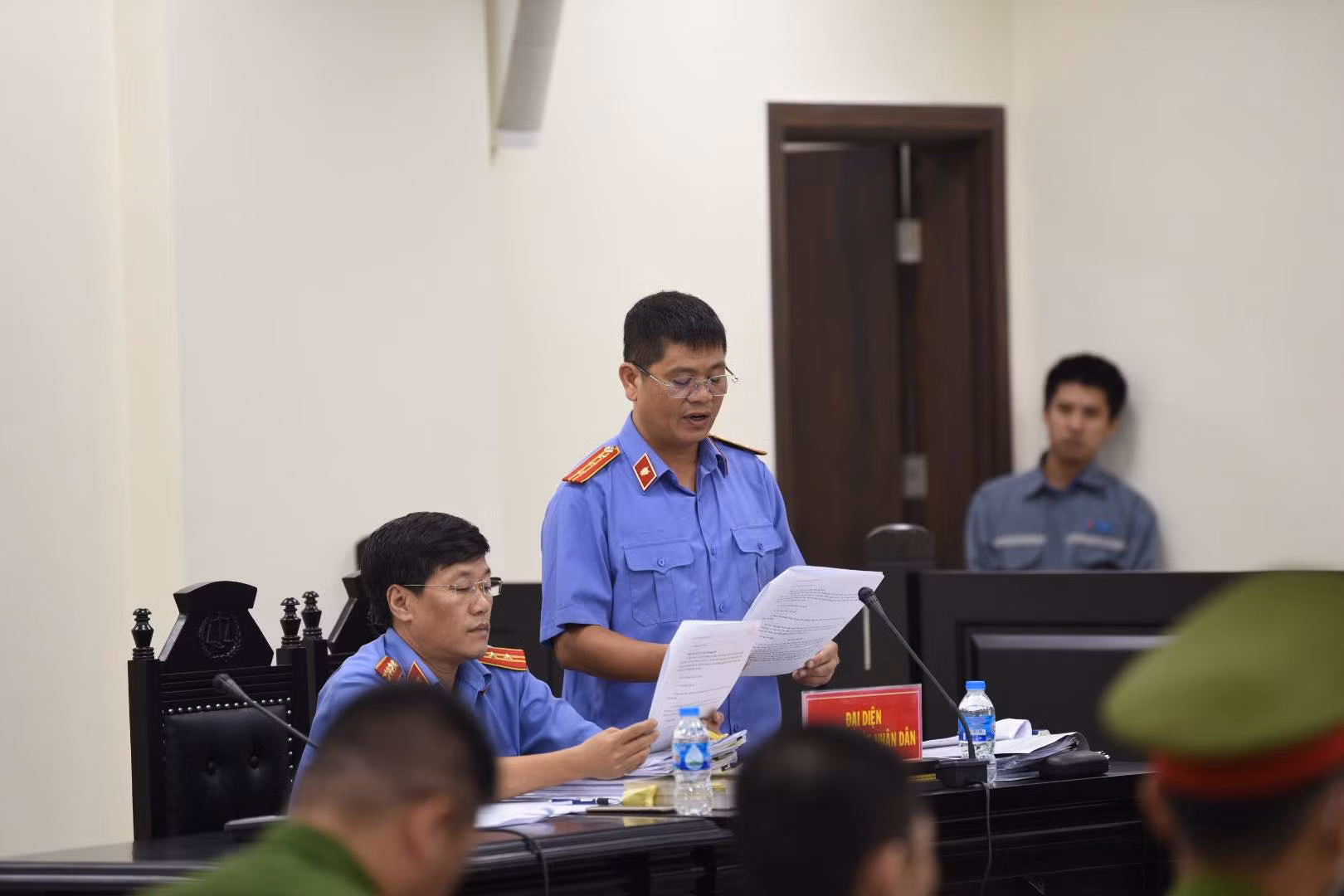 Xét xử kẻ đóng đinh vào đầu con của nhân tình: Bị cáo khiếm thính, cha đẻ thừa nhận con mình dã man -0
