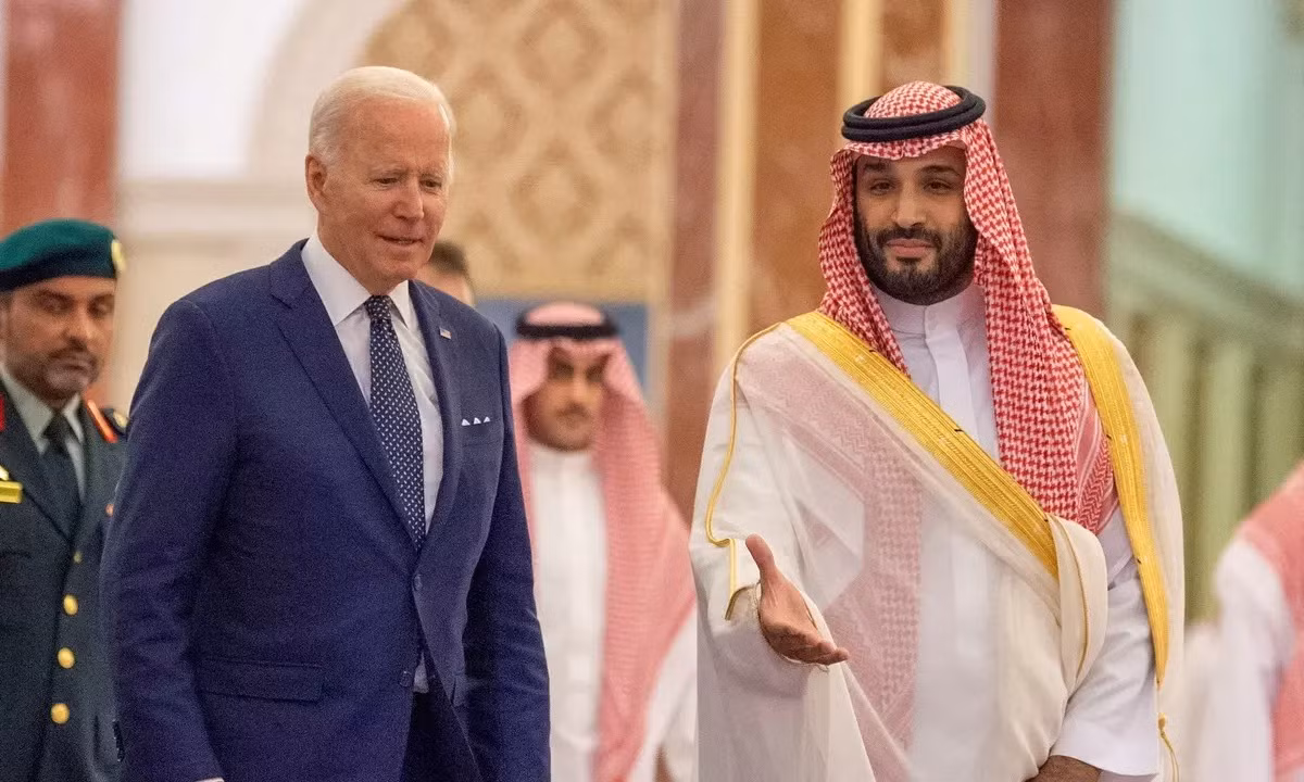 Mỹ xem xét lại mối quan hệ với Arab Saudi vì cắt giảm sản lượng dầu mỏ -0