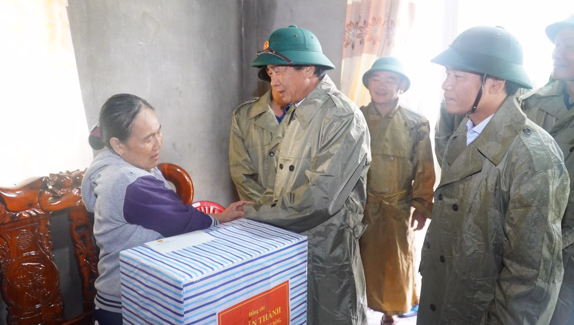 Phó Thủ tướng Lê Văn Thành kiểm tra công tác khắc phục hậu quả mưa lũ tại tỉnh Thừa Thiên-Huế -0