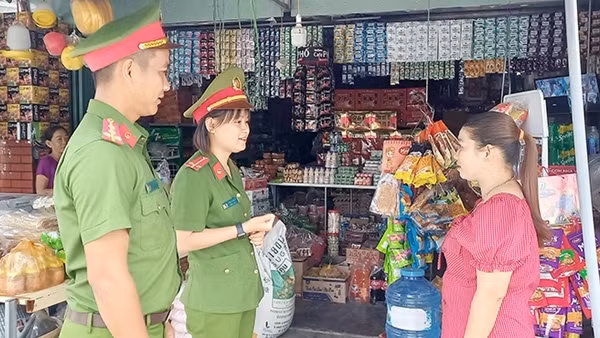 Về với Công an xã Quế Mỹ