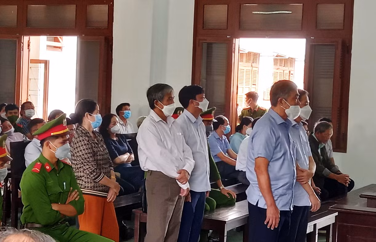Tiếp tục xét xử nguyên Phó Chủ tịch thường trực UBND tỉnh Phú Yên cùng 4 đồng phạm -0