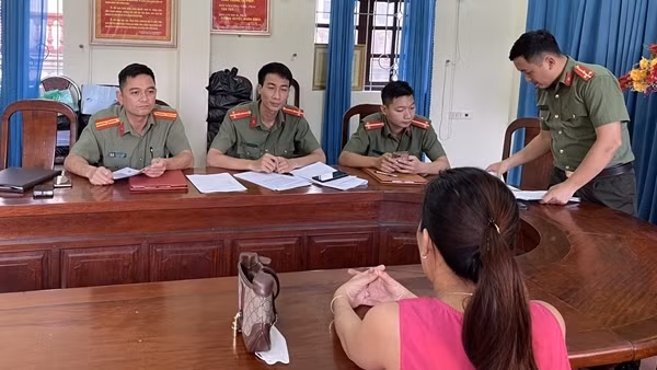 Đăng tin đồn ngân hàng vỡ nợ để câu view bán hàng, một facebooker bị triệu tập