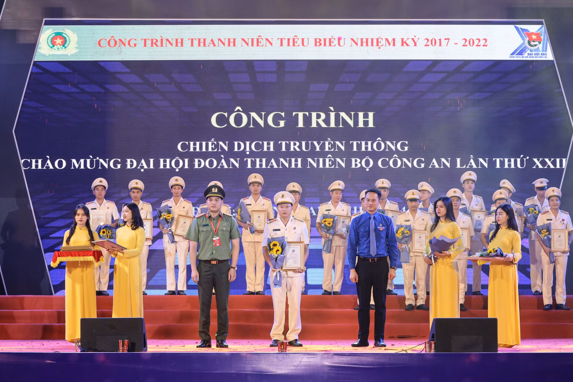 Tuyên dương 77 công trình thanh niên tiêu biểu của tuổi trẻ CAND -1