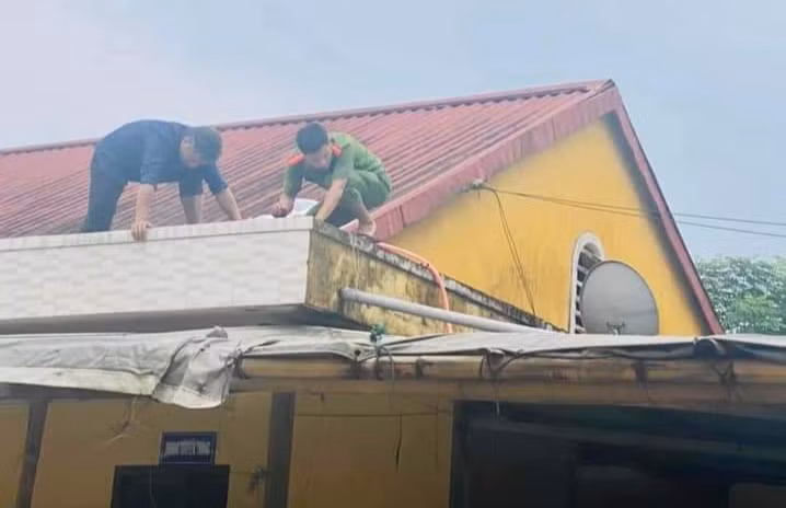 Công an các tỉnh miền Trung giúp dân trước nguy cơ 