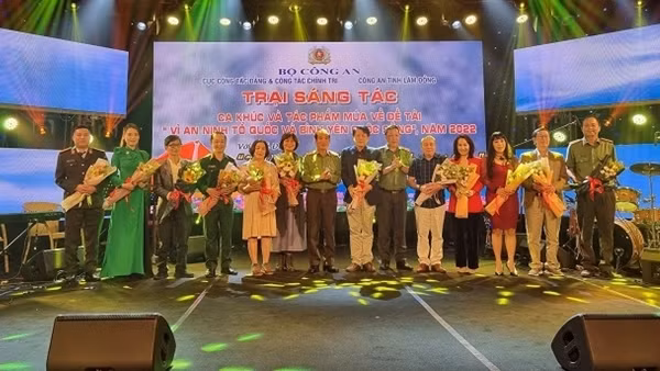 Khai mạc trại sáng tác đề tài “Vì an ninh Tổ quốc và bình yên cuộc sống”