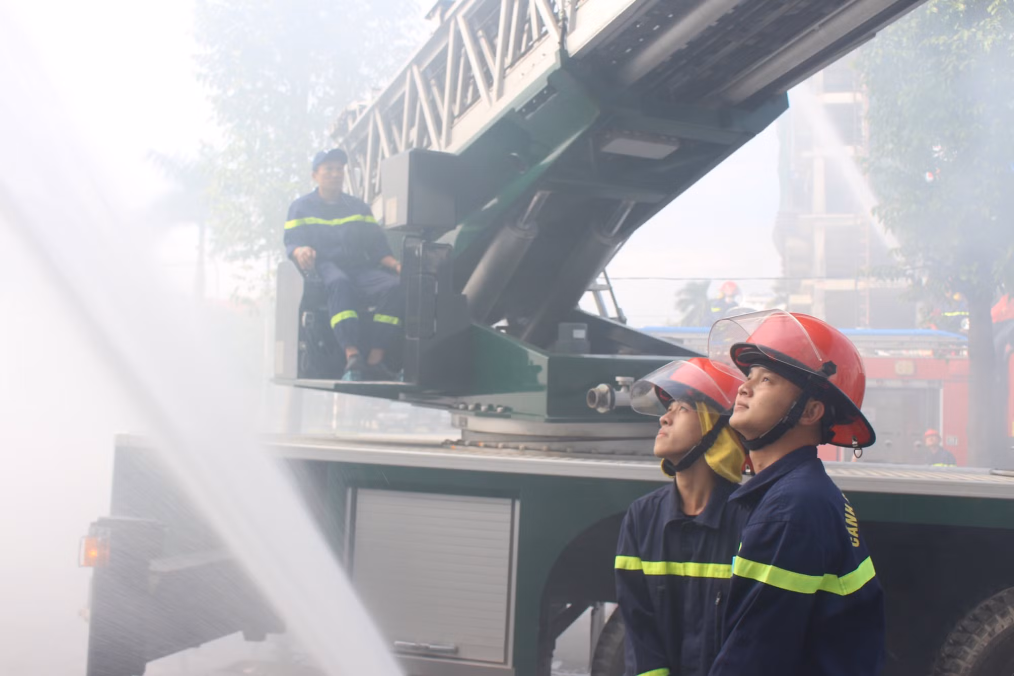 Nghệ An: Huy động lực lượng lớn tham gia diễn tập phương án PCCC&CNCH cấp tỉnh&nbsp; -0