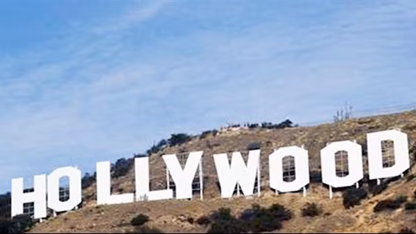 Tấm bảng hiệu “Hollywood” nổi tiếng tròn 100 tuổi