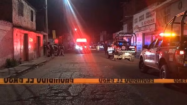 Xả súng đẫm máu ở quán bar Mexico, 12 người chết