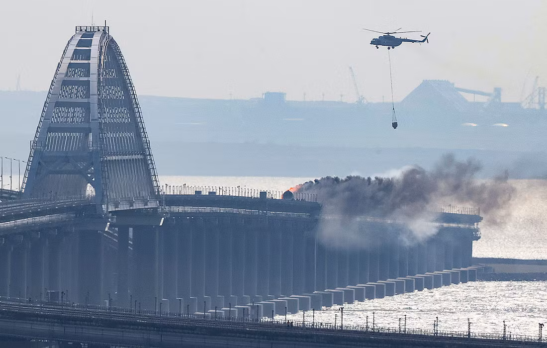 Tổng thống Putin tố tình báo Ukraine làm nổ cầu Crimea -0
