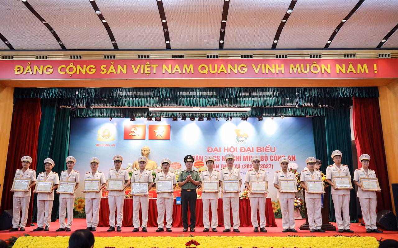 Phát huy truyền thống Anh hùng vẻ vang, xung kích lập công vì an ninh Tổ quốc -0
