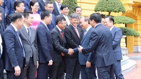 Petrovietnam nổi bật với sự phục hồi tăng trưởng đẩy ấn tượng