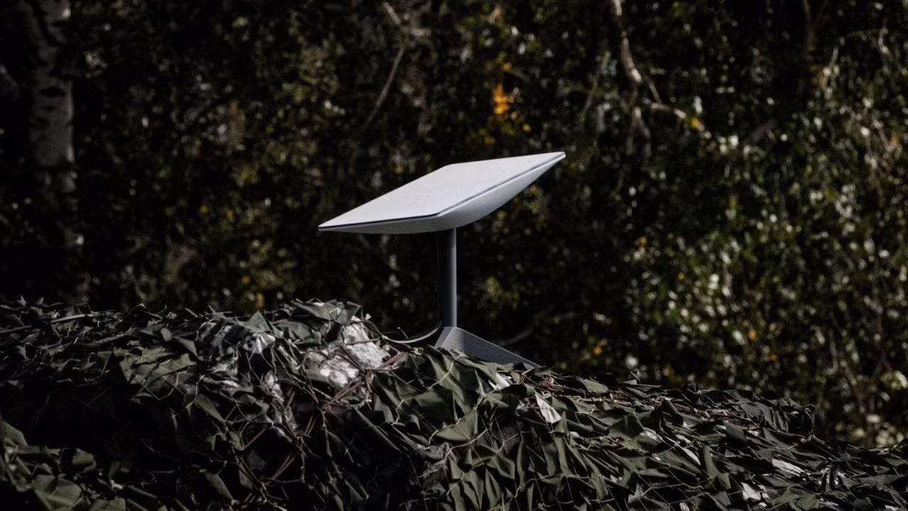 SpaceX có thể ngừng hỗ trợ thiết bị viễn thông cho Ukraine vì...thiếu tiền -0