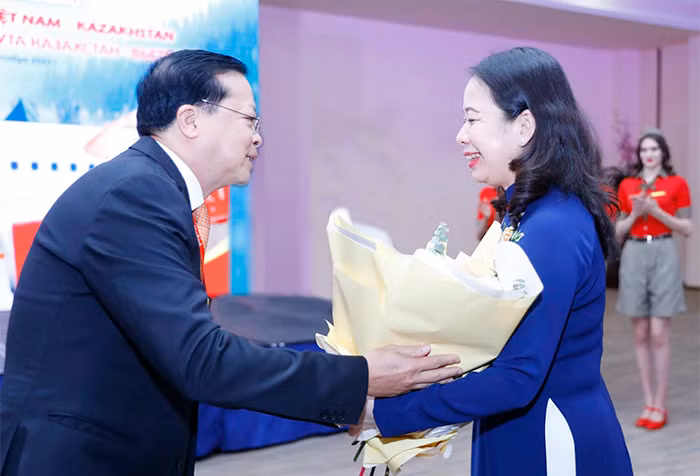 Cơ hội khám phá Việt Nam dành cho du khách Kazakhstan với đường bay thẳng của Vietjet -0