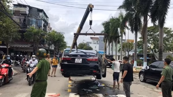 Giải cứu hàng trăm phương tiện giao thông sau trận "đại hồng thủy" ở Đà Nẵng