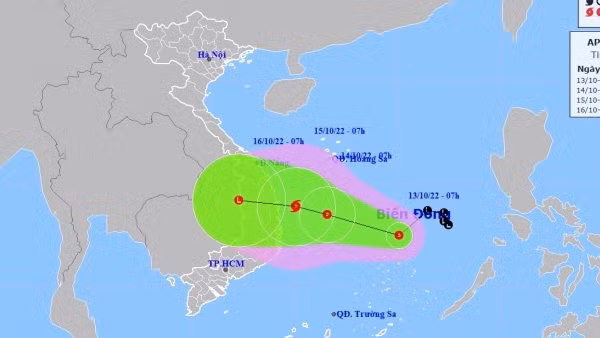 Áp thấp nhiệt đới gây mưa, lũ lớn ở Nam Trung Bộ