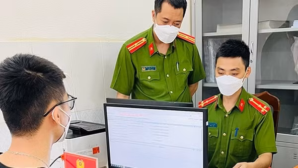 Đếm lùi thời gian bỏ sổ tạm trú, sổ hộ khẩu giấy:&nbsp;Tiên phong đi đầu, cải cách thủ tục hành chính