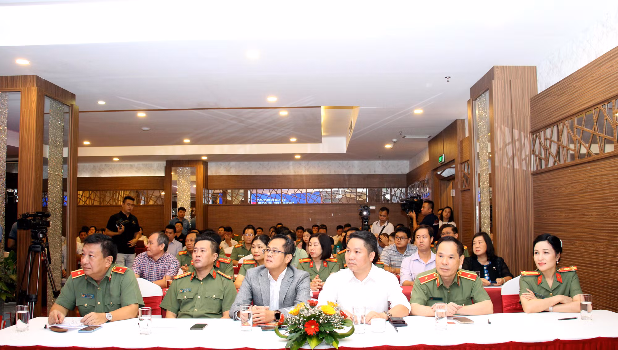 Tăng cường ứng dụng công nghệ trong phát triển nội dung đa nền tảng trong Truyền hình, Phát thanh CAND -0