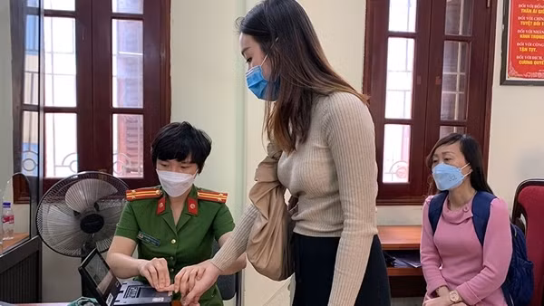 Đếm lùi thời gian bỏ sổ tạm trú, sổ hộ khẩu giấy: Sẵn sàng cho thời điểm lịch sử