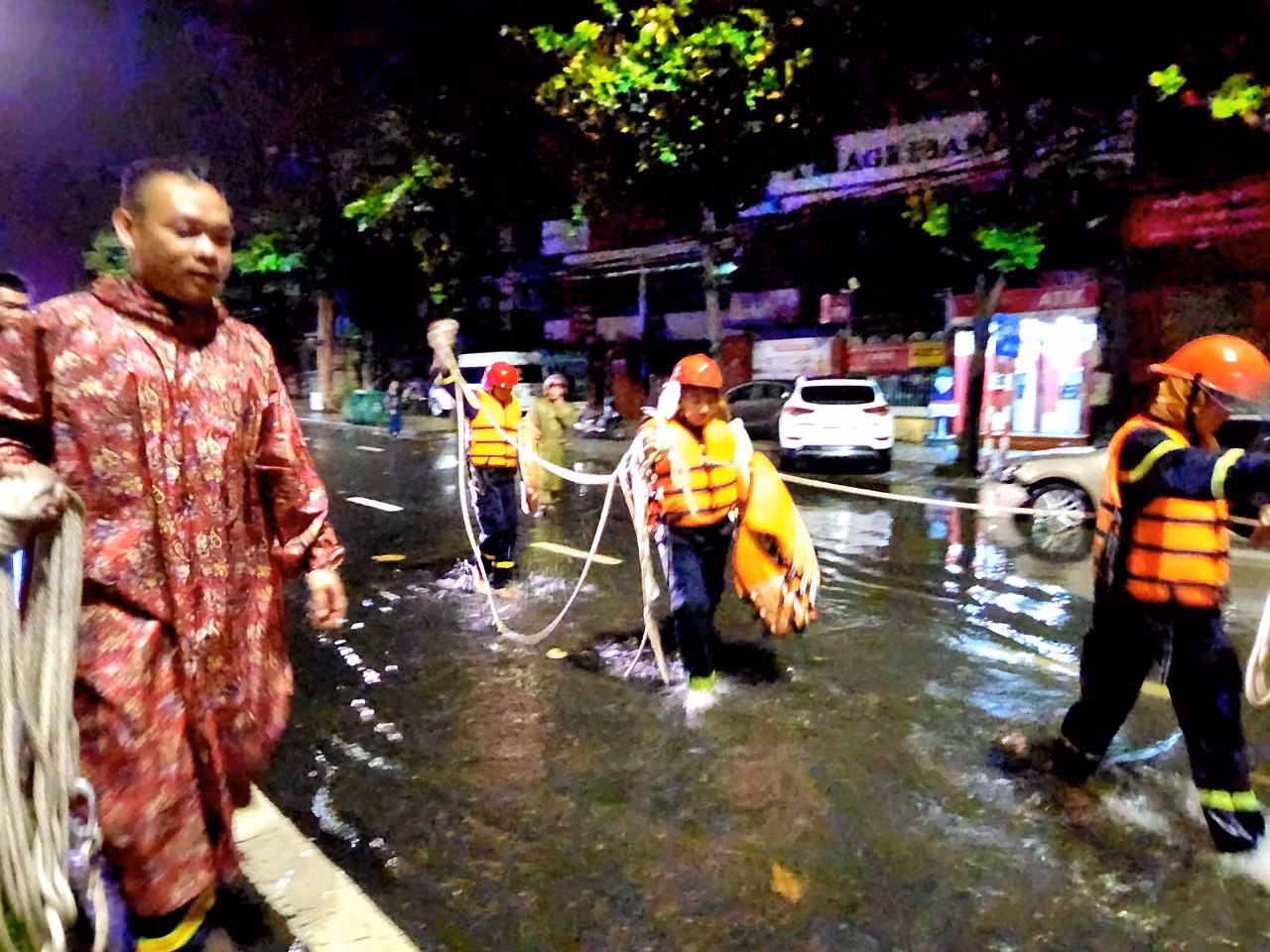 3 người đuối nước trong trận mưa lớn chưa từng thấy ở Đà Nẵng -0