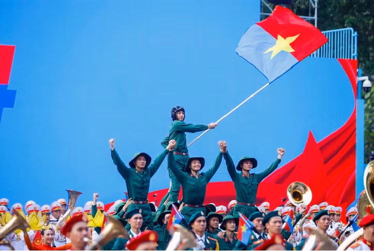 Việt Nam rực rỡ 50 năm thống nhất, hào khí lan tỏa toàn cầu -0
