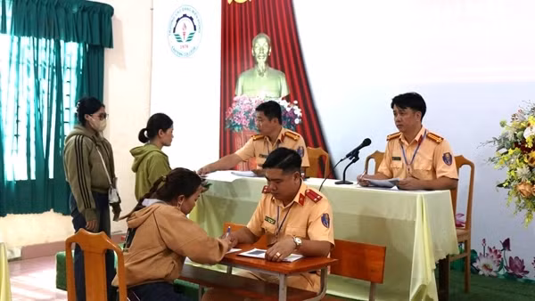 Công an các địa phương khai mạc kỳ sát hạch lái xe đầu tiên