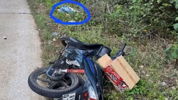 Cô giáo tử vong bất thường bên lề đường